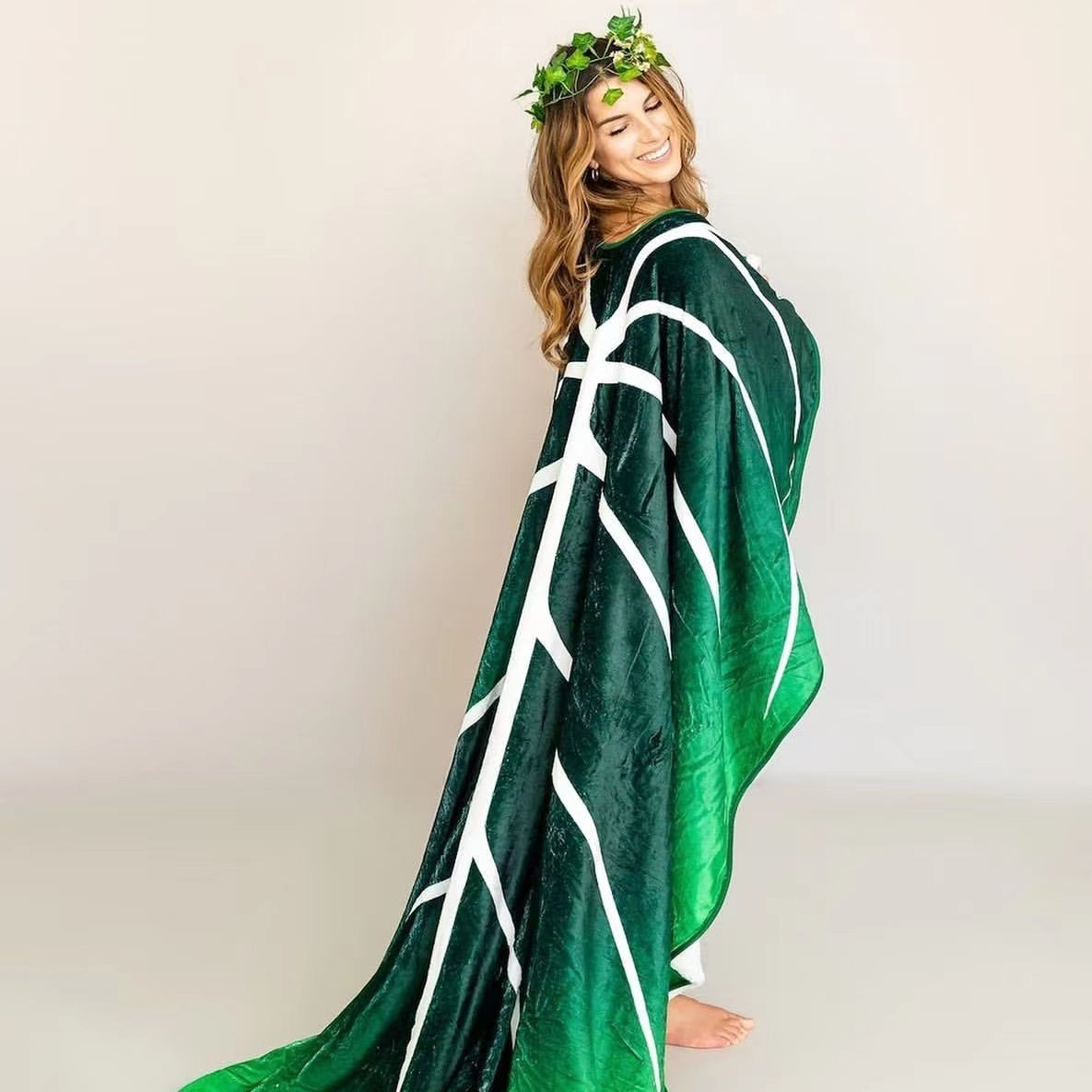 Philodendron Leaf Blanket